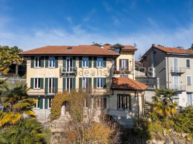 Case e ville in vendita di 275 m² in Via Provinciale, 21