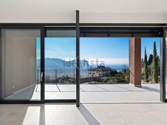 Case e ville in vendita di 275 m² in Via Val Mora