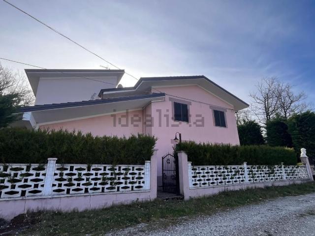 Case e ville in vendita di 275 m² in Strada Provinciale 15
