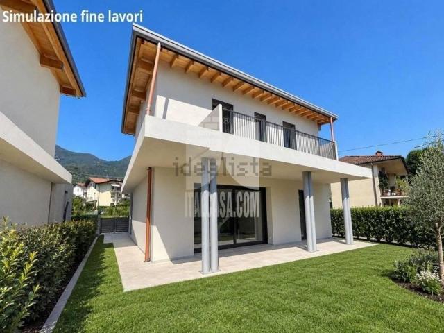 Case e ville in vendita di 276 m² in Via delle Rose