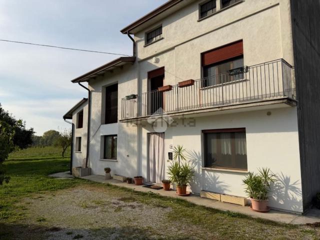 Case e ville in vendita di 276 m² in Via San Francesco, 504