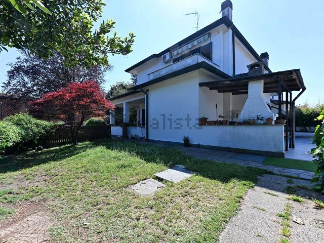 Case e ville in vendita di 276 m² in Vicolo Olgetta, 25