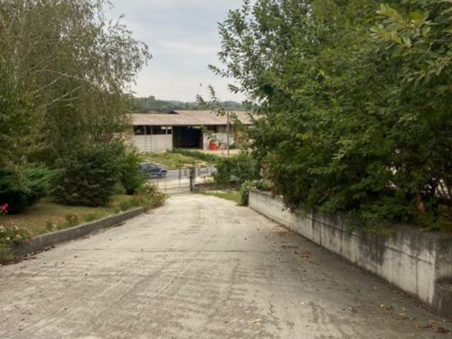 Case e ville in vendita di 276 m² in Località Verneglio
