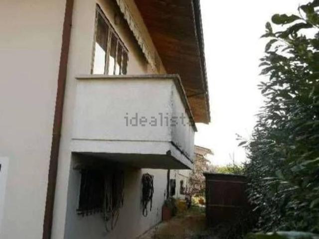 Case e ville in vendita di 277 m² in Via Caduti della Resistenza, 22
