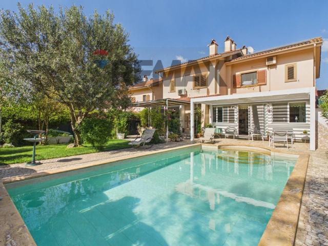 Case e ville in vendita di 277 m² in Via Domenico Cimarosa