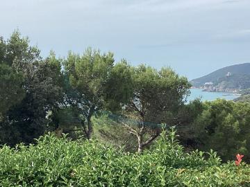 Case e ville in vendita di 277 m² in Via delle Rose