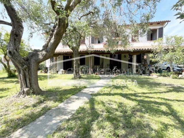 Case e ville in vendita di 277 m² in Via San Michele