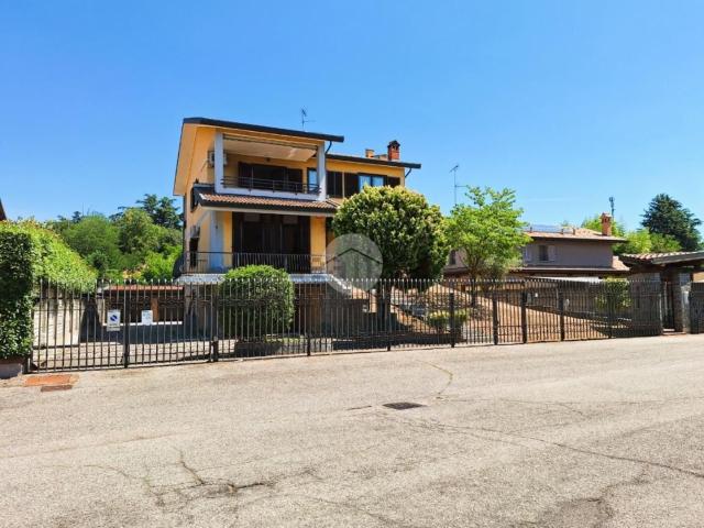 Case e ville in vendita di 277 m² in Via San Giorgio, 16