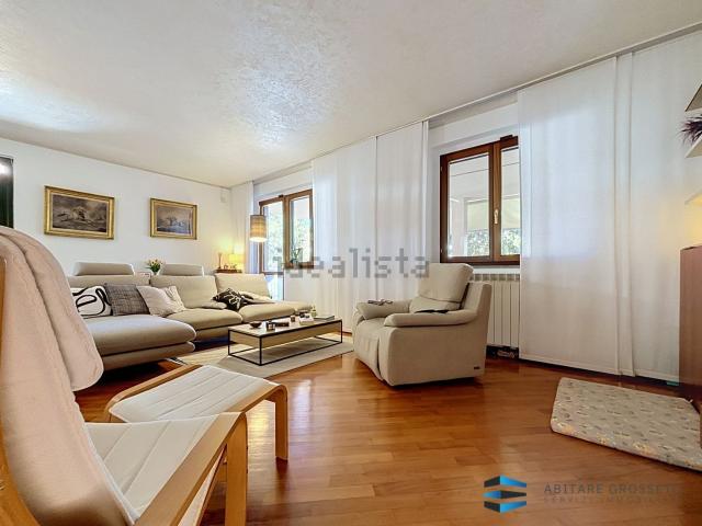 Case e ville in vendita di 277 m² in Via Paride Pascucci