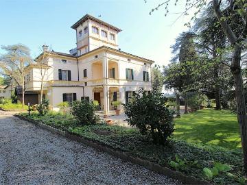 Case e ville in vendita di 2780 m² in Via Felicione, 9