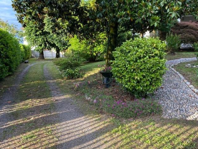 Case e ville in vendita di 278 m² in Via Chiappette