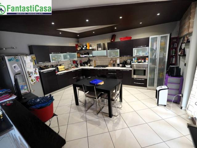 Case e ville in vendita di 278 m² in Via Cittadella, 4