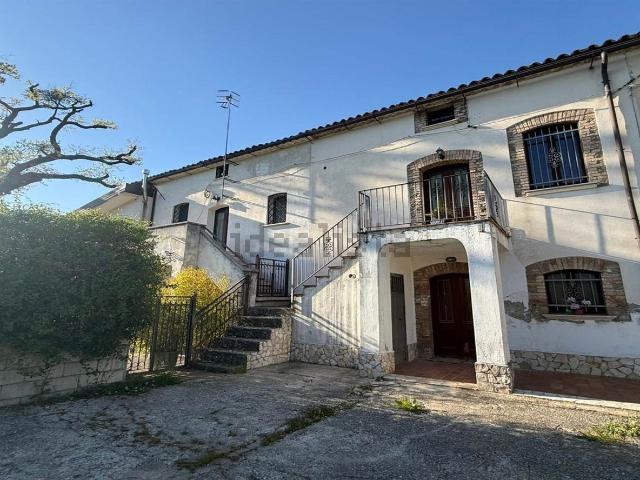 Case e ville in vendita di 278 m² in Via Nazionale