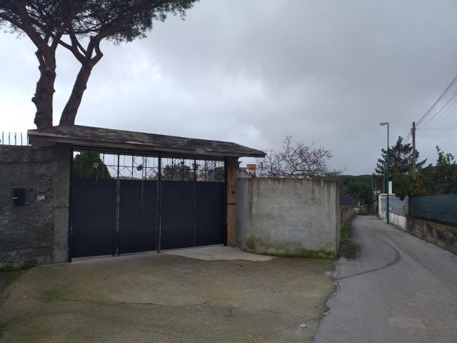 Case e ville in vendita di 278 m² in Via Pisani