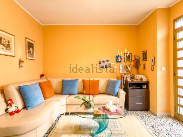 Case e ville in vendita di 278 m² in Via Raveglia, 56