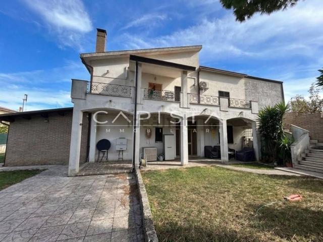 Villetta indipendente in vendita di 278 m² in Contrada Mortella, 52