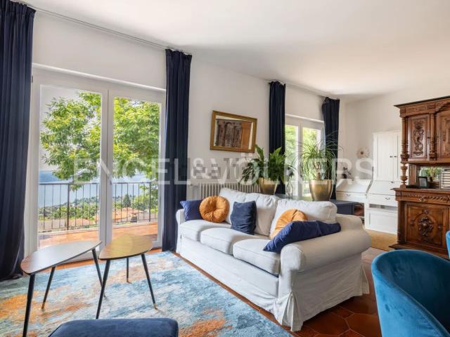 Case e ville in vendita di 279 m² in Via Firenze, 28