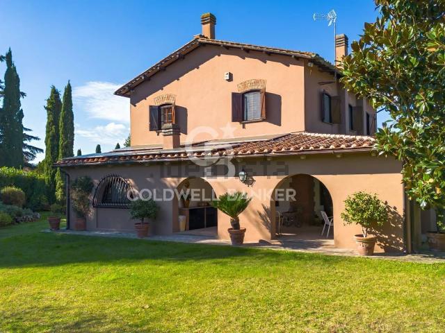 Case e ville in vendita di 279 m² in Strada Monte Bianchello, 7