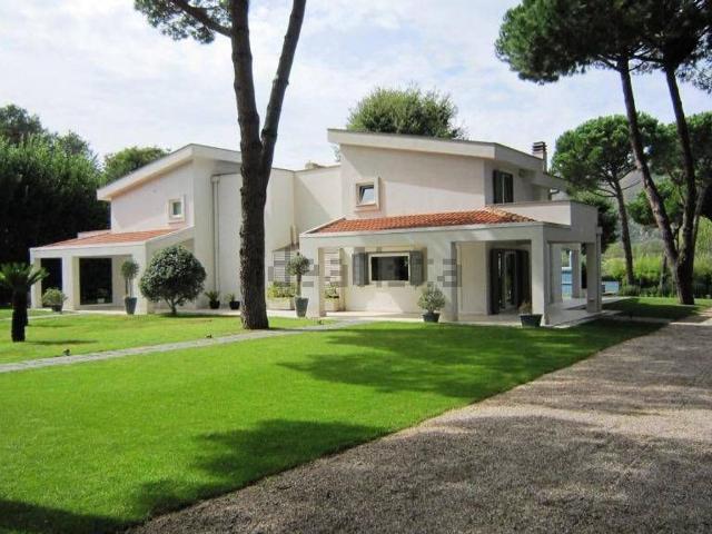 Case e ville in vendita di 2800 m² in Via Pietrarsa, 75