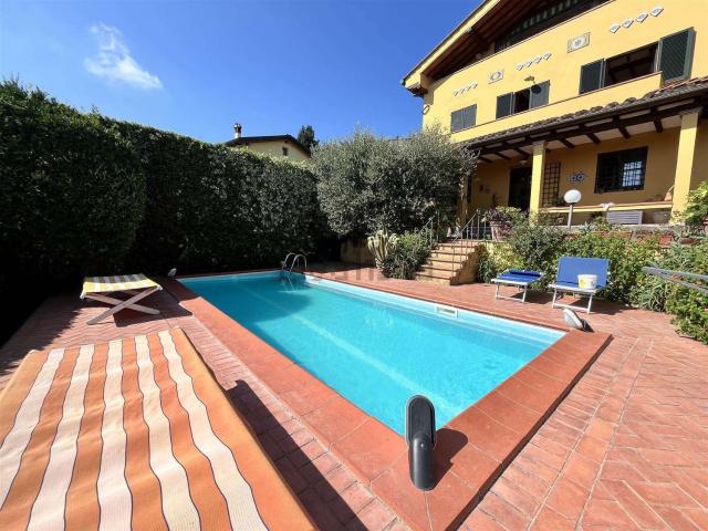 Case e ville in vendita di 280 m²