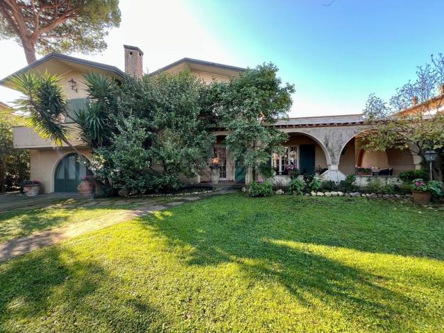 Case e ville in vendita di 280 m²