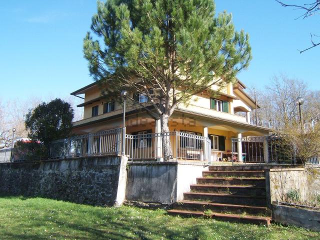 Case e ville in vendita di 280 m²