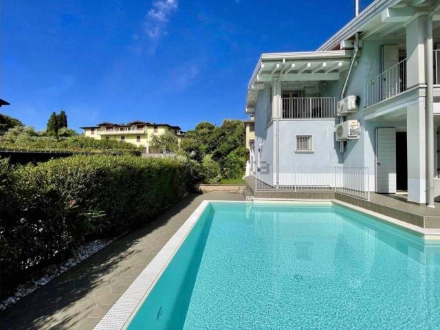 Case e ville in vendita di 280 m²