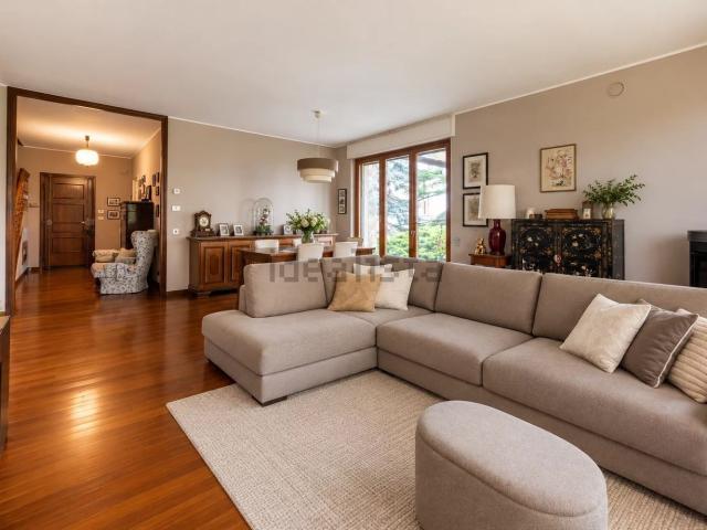 Case e ville in vendita di 280 m²
