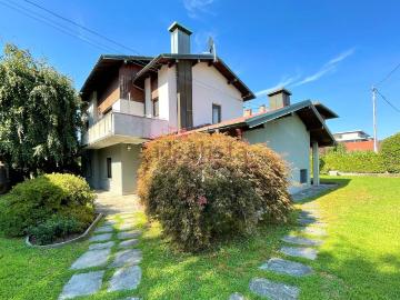 Case e ville in vendita di 280 m² in Via Cantoniga