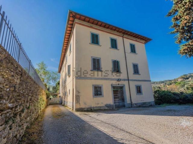 Case e ville in vendita di 280 m² in Via Casentinese