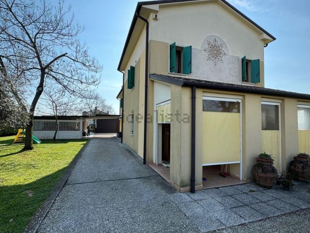 Case e ville in vendita di 280 m² in Via Cervada