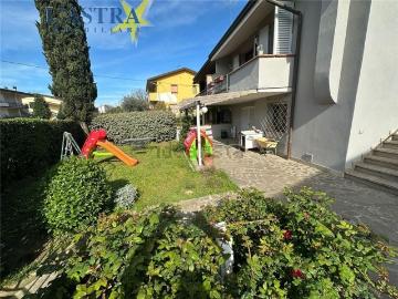 Case e ville in vendita di 280 m² in Via Chiantigiana