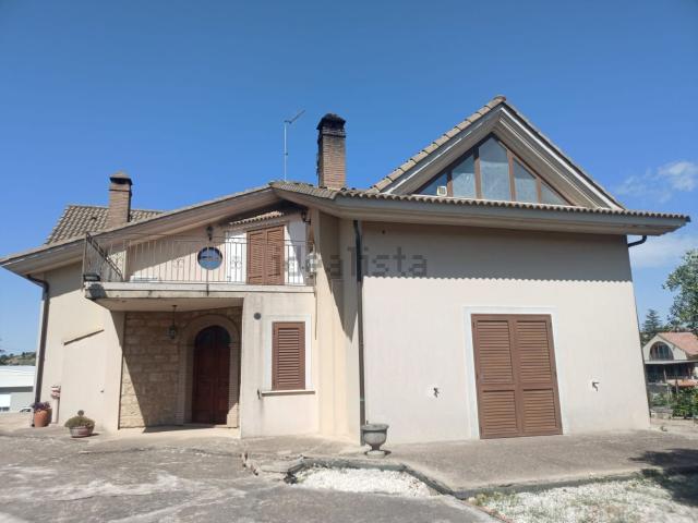 Case e ville in vendita di 280 m² in Via Antonio Vivaldi, 2