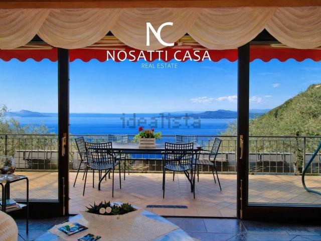 Case e ville in vendita di 280 m² in Via Belvedere