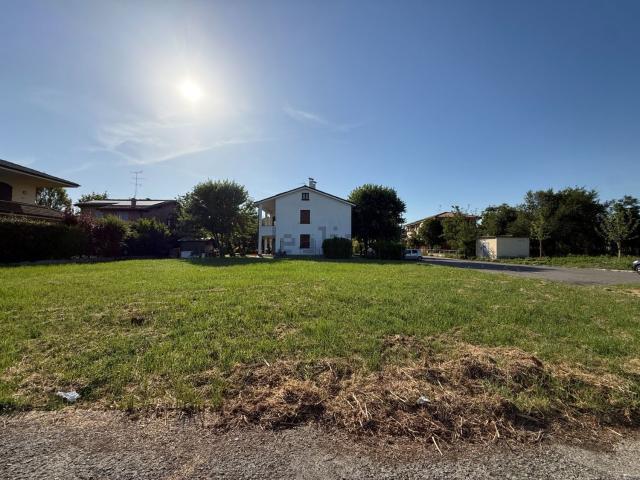 Case e ville in vendita di 280 m² in Via Giorgio Morandi