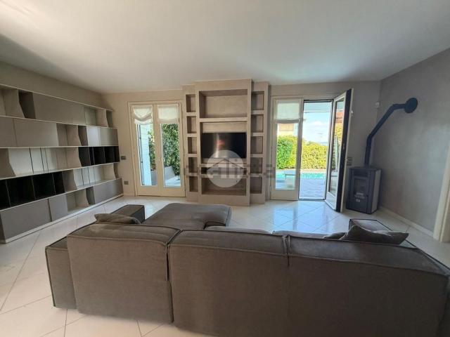 Case e ville in vendita di 280 m² in Via Don Francesco Mercanti, 20