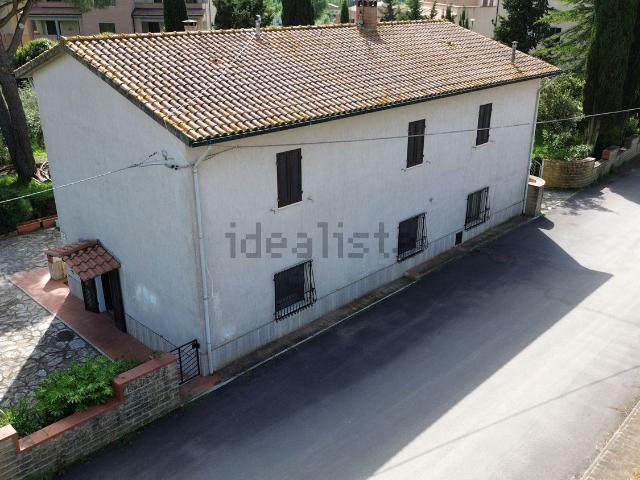 Case e ville in vendita di 280 m² in Via dei Forni