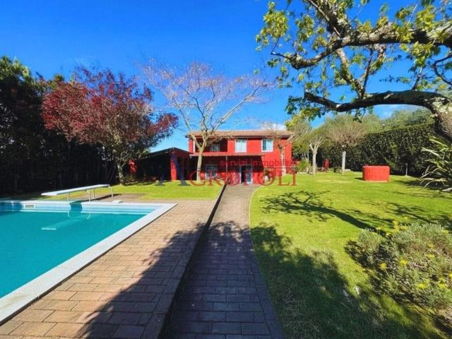 Case e ville in vendita di 280 m² in Via dello Sboccatore