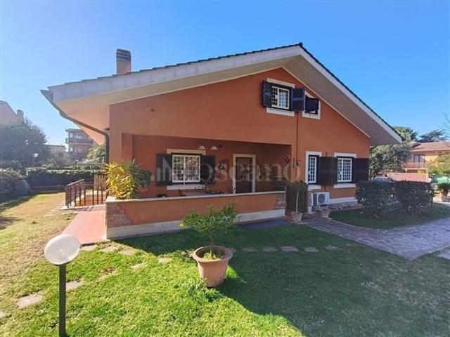 Case e ville in vendita di 280 m² in Via delle Vigne di Morena