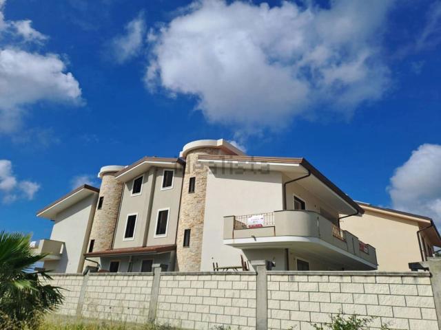 Case e ville in vendita di 280 m² in Via Erice, 3