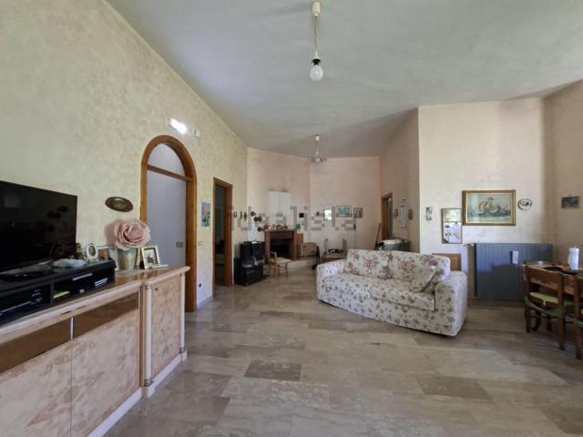 Case e ville in vendita di 280 m² in Via Ettore Gargano, 24