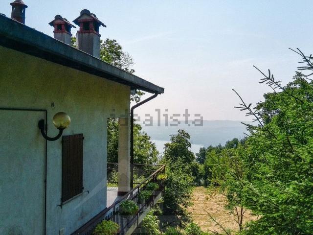 Case e ville in vendita di 280 m² in Via Fontanelle, 13