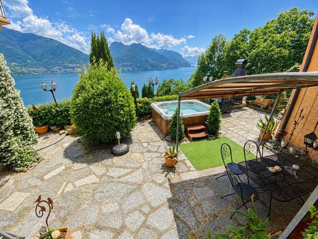 Case e ville in vendita di 280 m² in Via La Torre