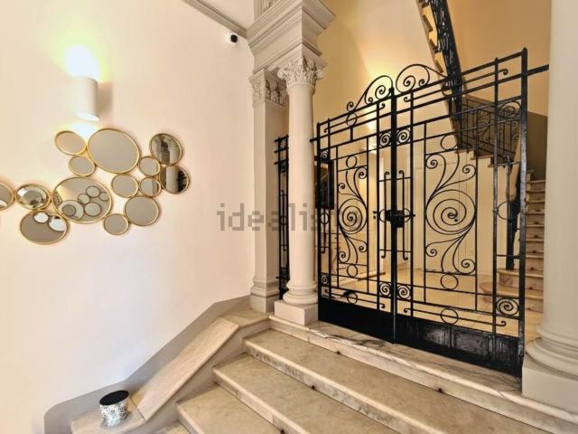 Case e ville in vendita di 280 m² in Via Leonardo Da Vinci