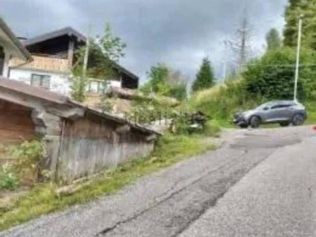 Case e ville in vendita di 280 m² in Via M. Pizzul