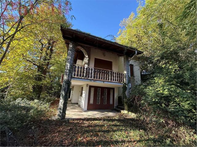 Case e ville in vendita di 280 m² in Via Monti di Sera, 1