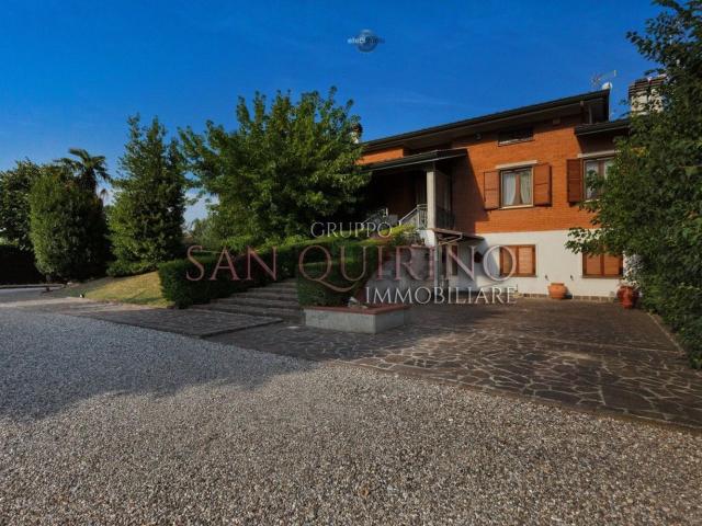Case e ville in vendita di 280 m² in Via S. Martino C 100