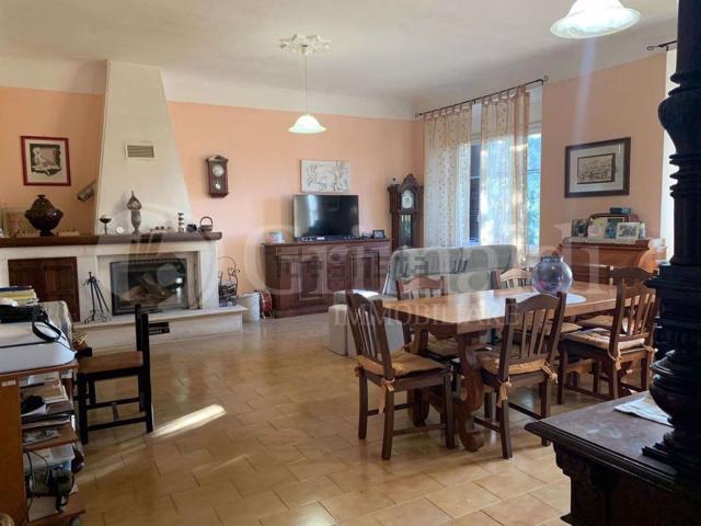 Case e ville in vendita di 280 m² in Via Serra