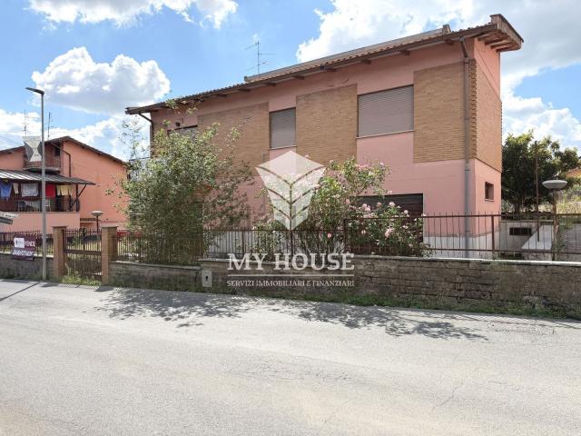 Case e ville in vendita di 280 m² in Via Speciano, 26