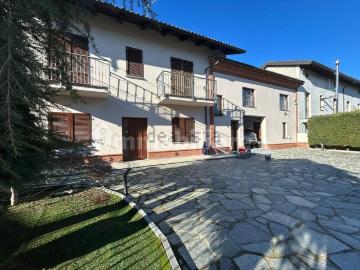 Case e ville in vendita di 280 m² in Via Umberto Grilli
